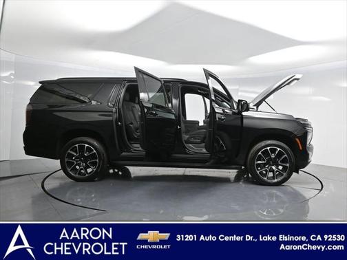 2025 Chevrolet Suburban RST