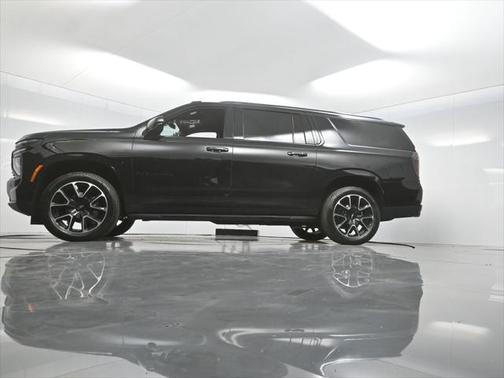 2025 Chevrolet Suburban RST