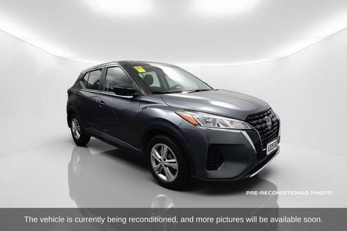 Gun Metallic 2022 Nissan Kicks S