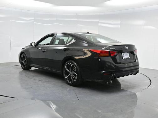 2023 Nissan Altima SR FWD