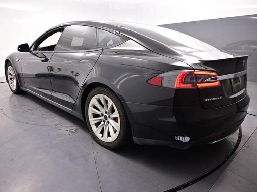 2015 Tesla Model S 90D