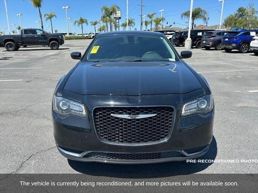 2018 Chrysler 300 Touring