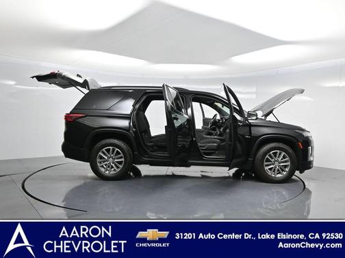 2022 Chevrolet Traverse LT Cloth