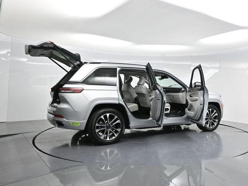 2022 Jeep Grand Cherokee 4xe Overland