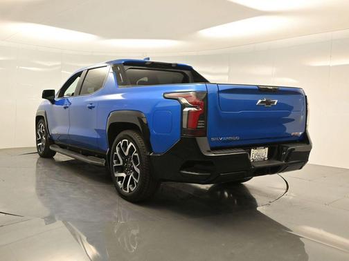 2025 Chevrolet Silverado EV RST