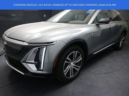 Argent Silver Metallic 2024 Cadillac LYRIQ Luxury