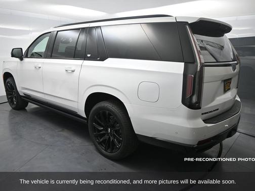 2023 Cadillac Escalade ESV Sport Platinum