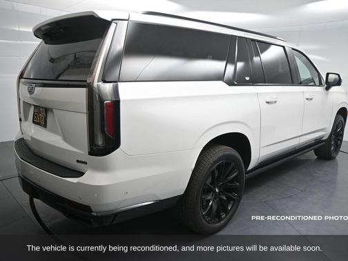2023 Cadillac Escalade ESV Sport Platinum