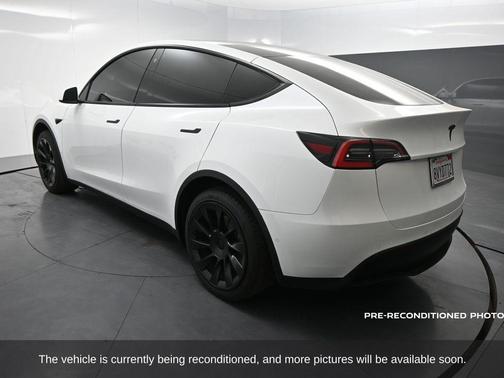 2021 Tesla Model Y Standard Range Rear-Wheel Drive