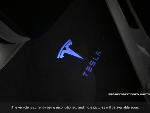 2021 Tesla Model Y Standard Range Rear-Wheel Drive