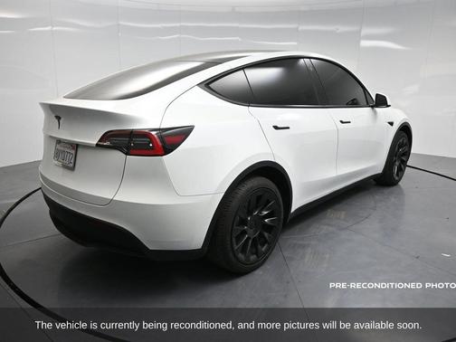 2021 Tesla Model Y Standard Range Rear-Wheel Drive