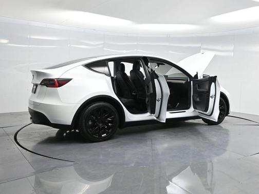 2021 Tesla Model Y Standard Range Rear-Wheel Drive