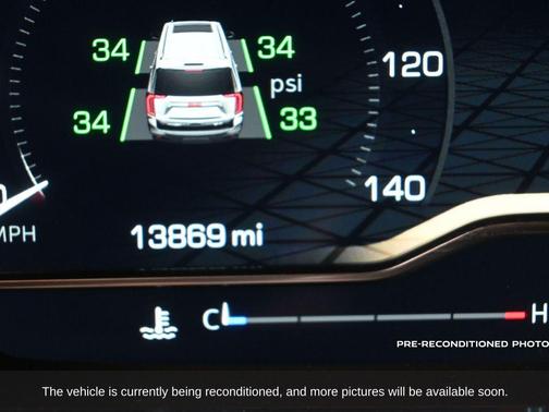 2024 GMC Yukon XL SLT