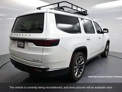 2022 Jeep Wagoneer Series III 4x4