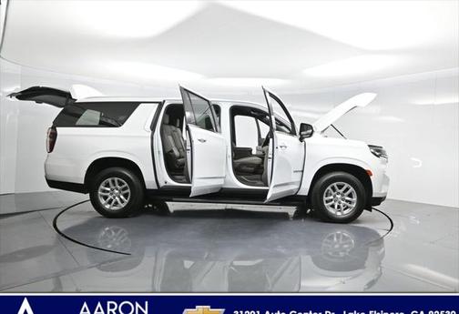 2023 Chevrolet Suburban LT