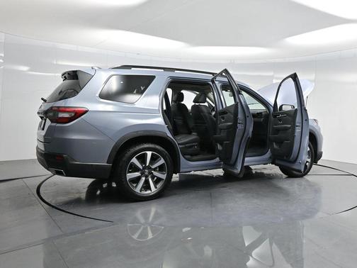 2023 Honda Pilot Touring 8-Passenger