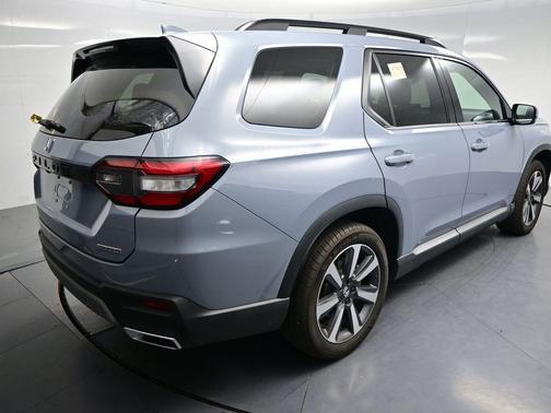 2023 Honda Pilot Touring 8-Passenger