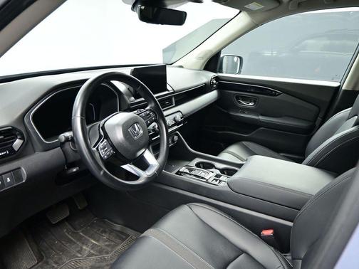 2023 Honda Pilot Touring 8-Passenger