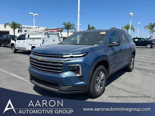 2025 Chevrolet Traverse LT