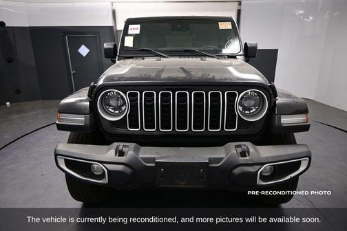 Black Clearcoat 2024 Jeep Wrangler 4-Door Sahara 4x4