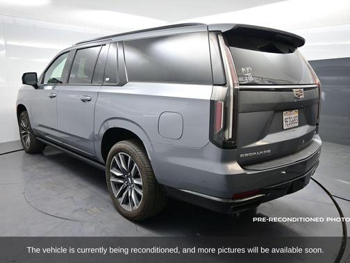 2022 Cadillac Escalade ESV Sport Platinum