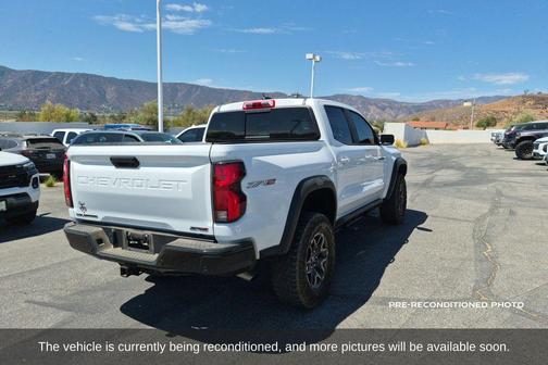 Summit White 2024 Chevrolet Colorado ZR2