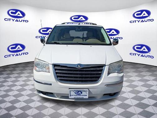 2010 Chrysler Town & Country Limited