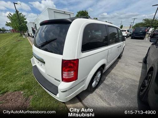2010 Chrysler Town & Country Limited