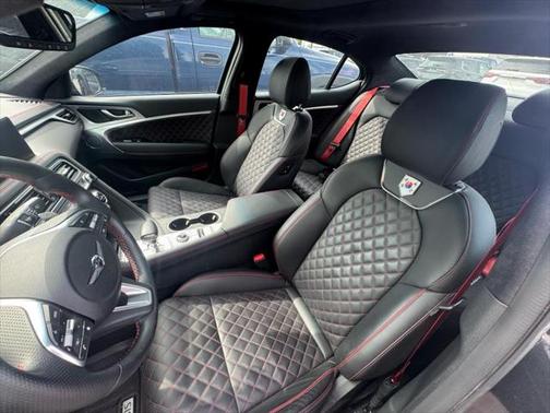 2023 Genesis G70 3.3T RWD