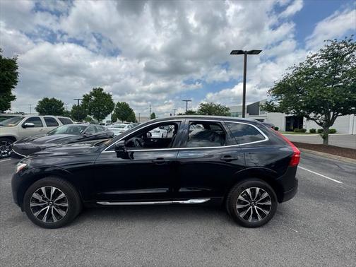 2023 Volvo XC60 B5 Plus Bright Theme