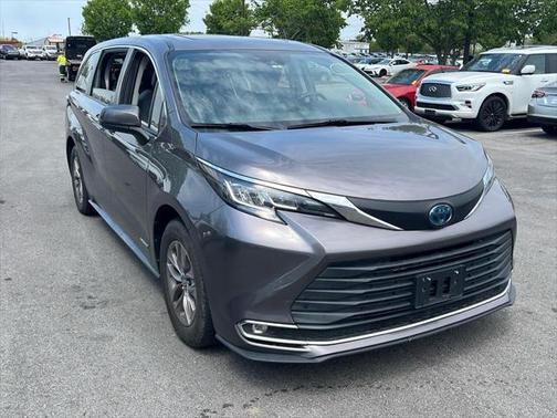 2021 Toyota Sienna XLE 7 Passenger