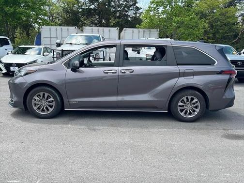 2021 Toyota Sienna XLE 7 Passenger