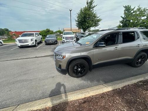 2023 GMC Acadia AWD AT4