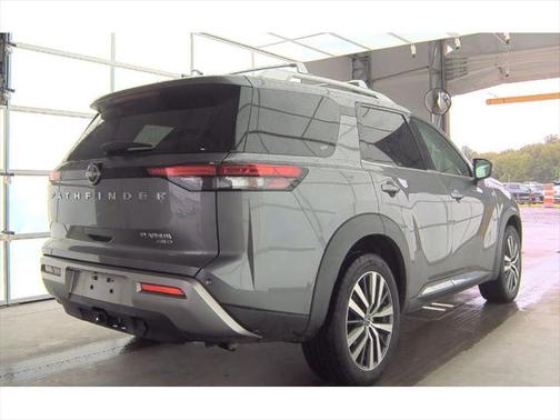 2022 Nissan Pathfinder Platinum 4WD
