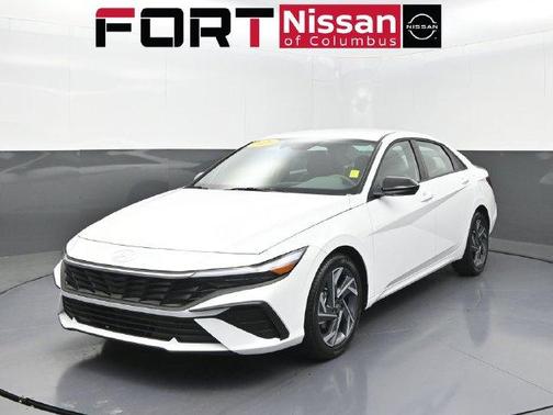 White 2025 Hyundai ELANTRA SEL Sport