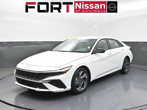 White 2025 Hyundai ELANTRA SEL Sport
