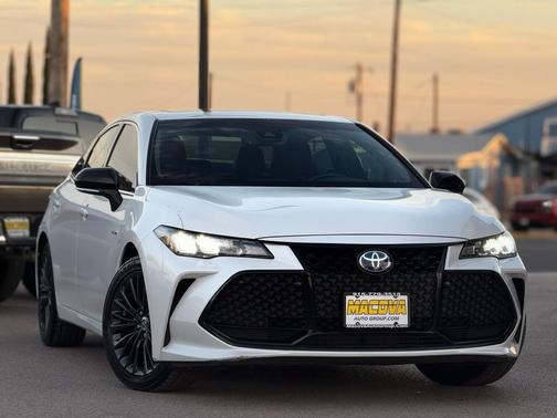 2021 Toyota Avalon Hybrid XSE