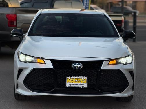 2021 Toyota Avalon Hybrid XSE