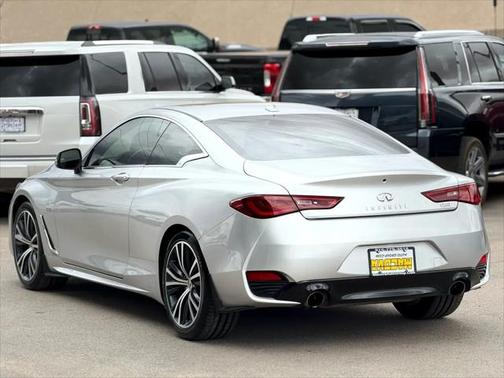 2018 INFINITI Q60 2.0t LUXE