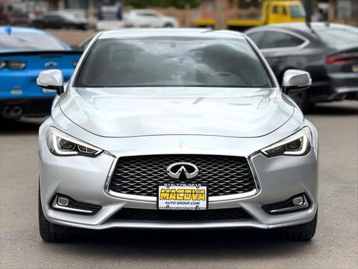 2018 INFINITI Q60 2.0t LUXE