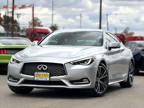 2018 INFINITI Q60 2.0t LUXE