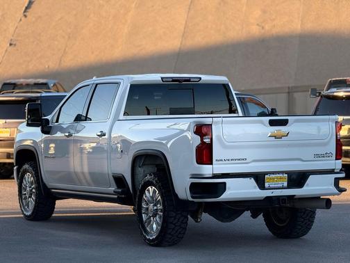 2022 Chevrolet Silverado 2500 High Country