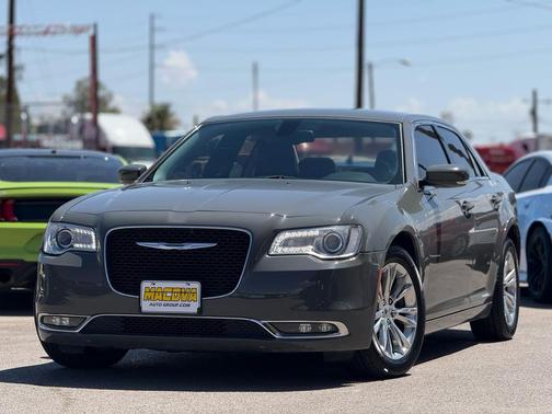 2018 Chrysler 300 Touring