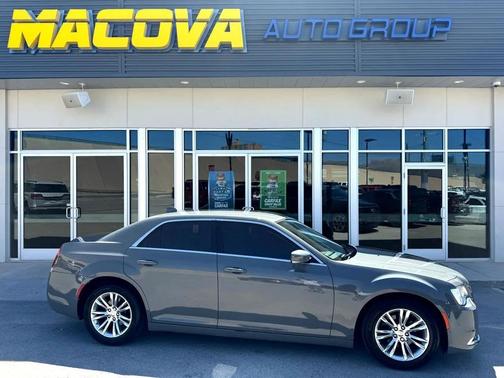 2018 Chrysler 300 Touring