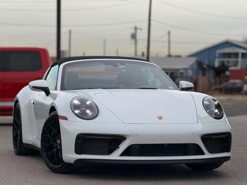 2024 Porsche 911 Targa