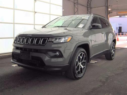 Gray 2024 Jeep Compass Latitude