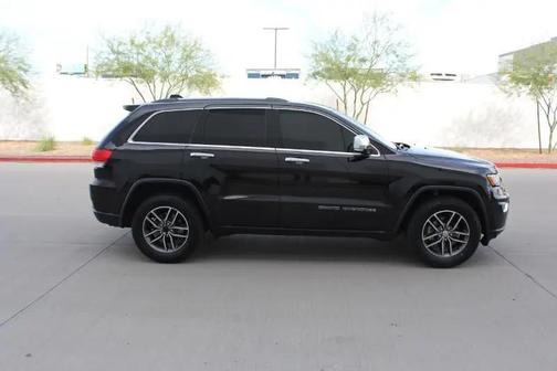 Diamond Black Crystal Pearlcoat 2018 Jeep Grand Cherokee Limited