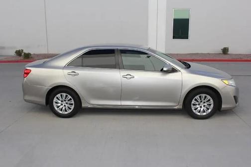 Creme Brulee Mica 2014 Toyota Camry LE