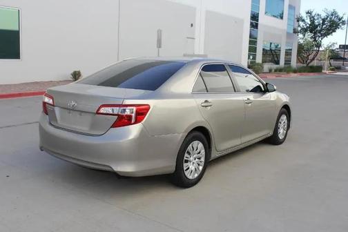 Creme Brulee Mica 2014 Toyota Camry LE