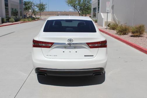 2018 Toyota Avalon Touring
